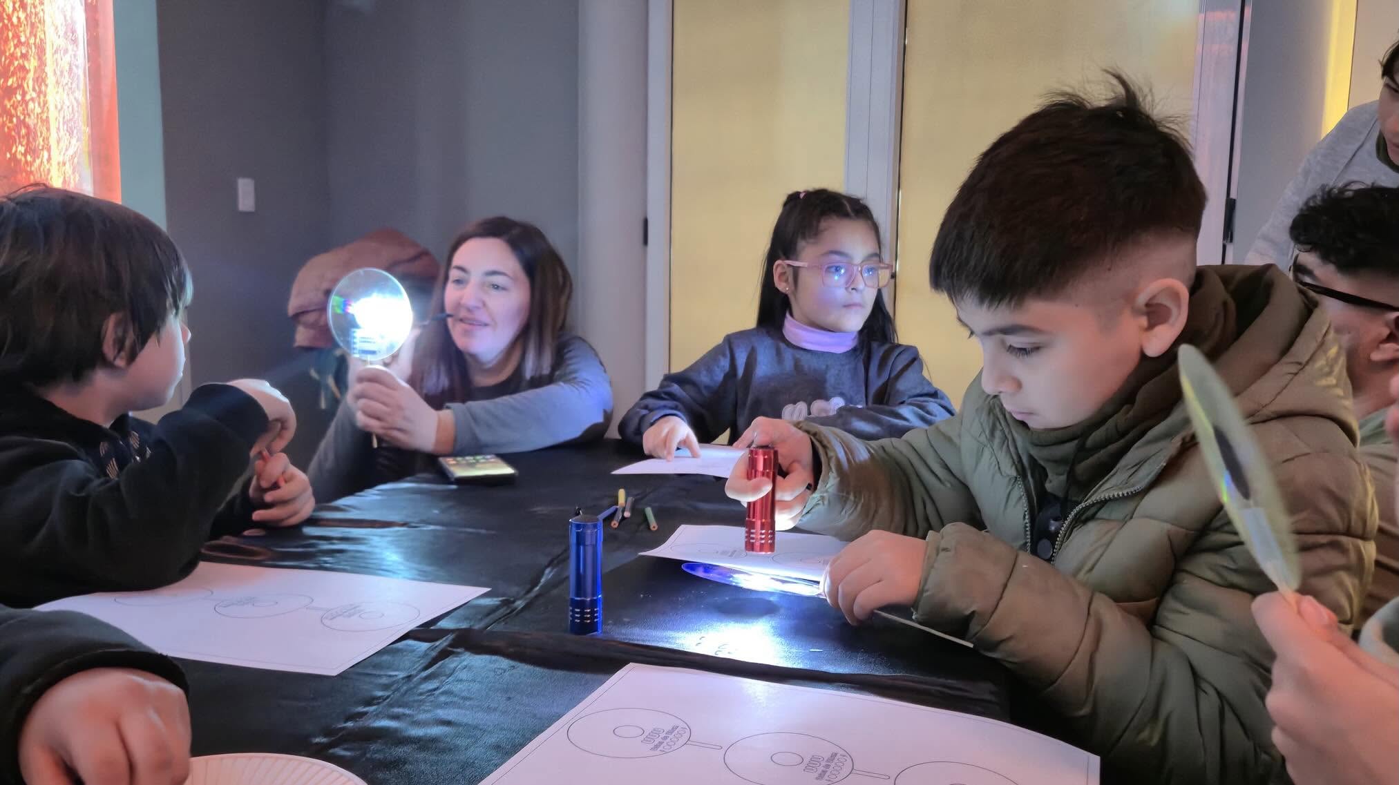 Las vacaciones de invierno en Ullum,se disfrutan  en la Usina  donde la ciencia, la energía y la diversión fueron las protagonistas.