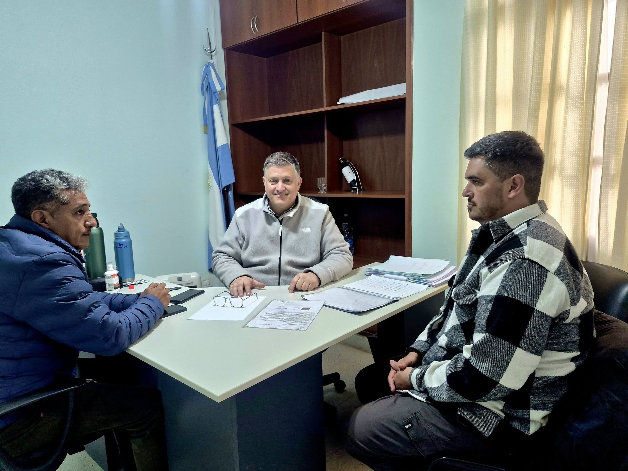 El intendente, Rodolfo Jalife, recibió al representante de los Bomberos Voluntarios del departamento