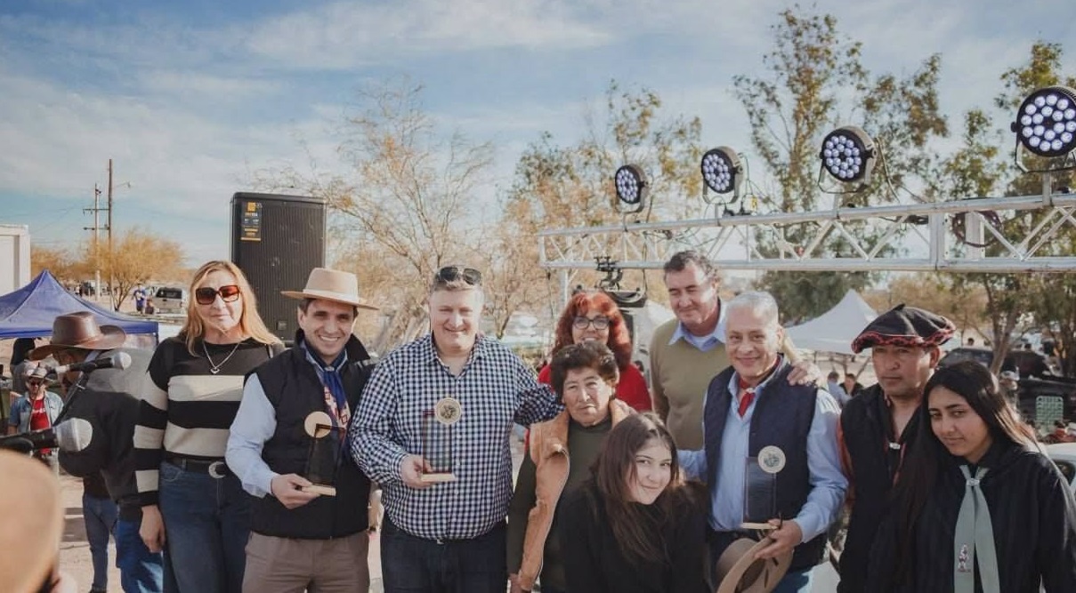 El intendente Rodolfo Jalife participó de la 7.ª Fiesta Provincial del Chivo Veinticinqueño y la Chanfaina, un evento que ya forma parte de la identidad y las tradiciones de nuestro departamento.