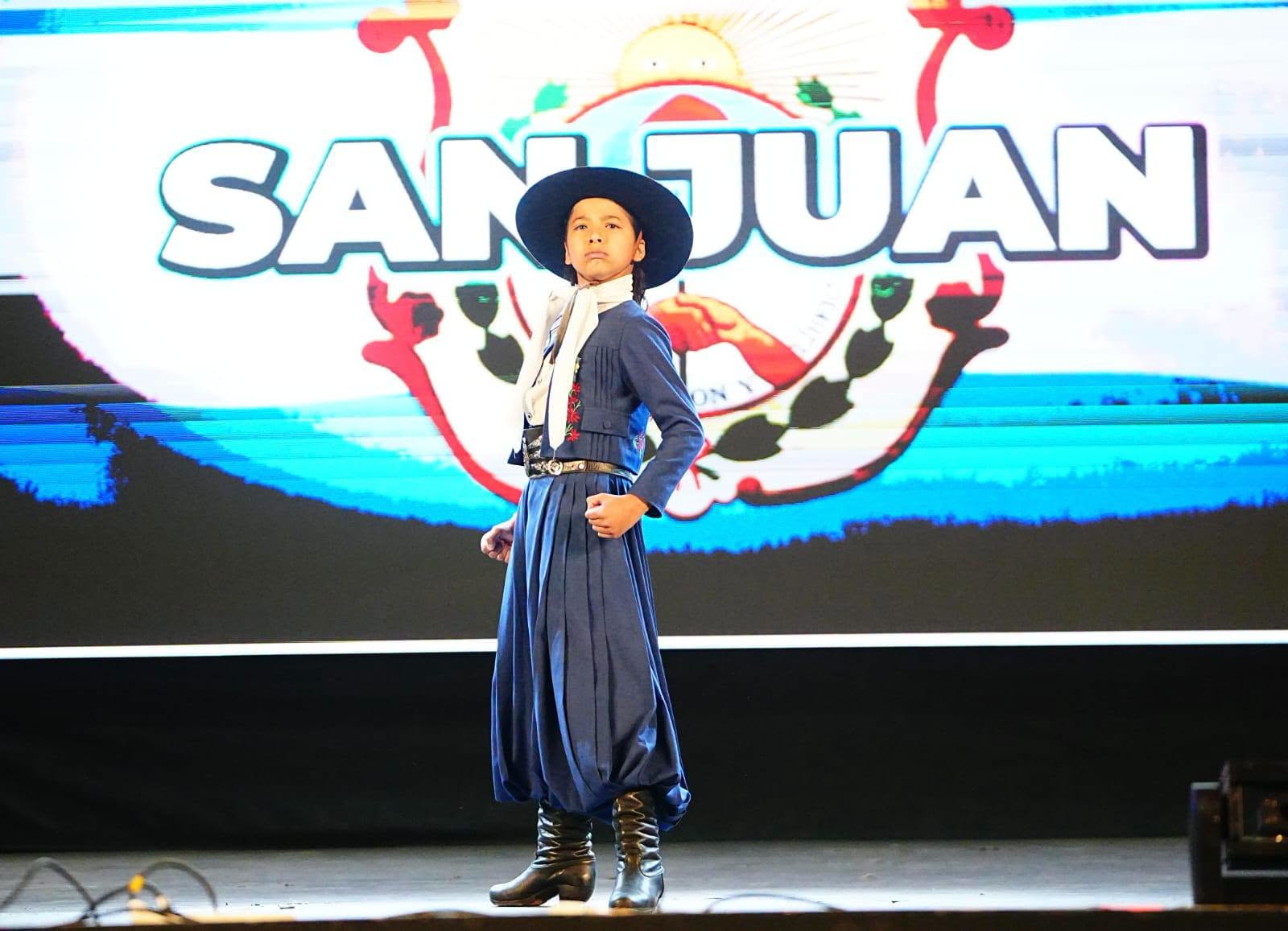 Una  delegación vallista representando a San Juan brilló en el Certamen Nacional “Pequeños y Grandes Artistas” que se llevó a cabo en la Falda,provincia de Cordoba,logran el 3º puesto en PYGA 2026