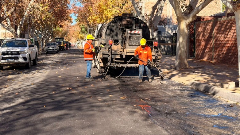 La pavimentación llegó al microcentro con el comienzo de los trabajos en calle Caseros