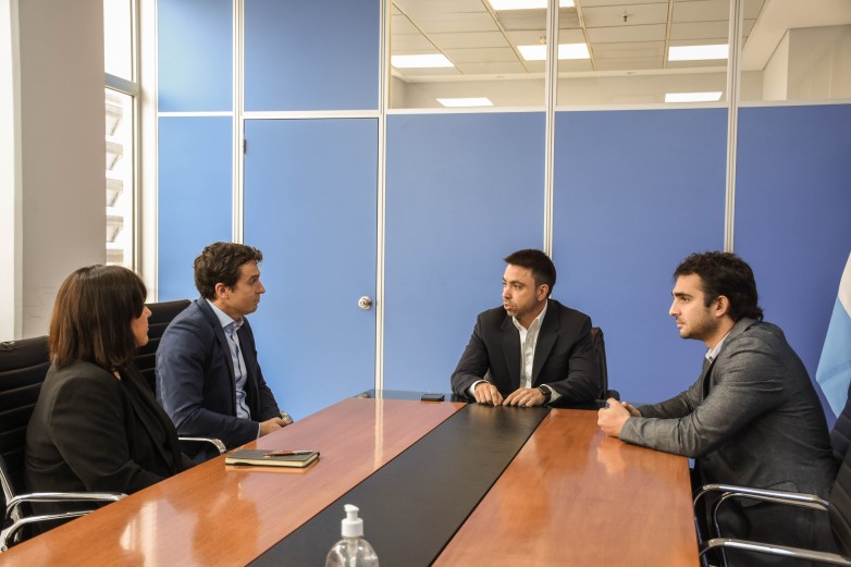 En el marco de las reuniones que se vienen desarrollando con proyectos mineros, la Subsecretaría de Trabajo mantuvo un encuentro con representantes de las gerencias de Recursos Humanos del Grupo Vicuña.
