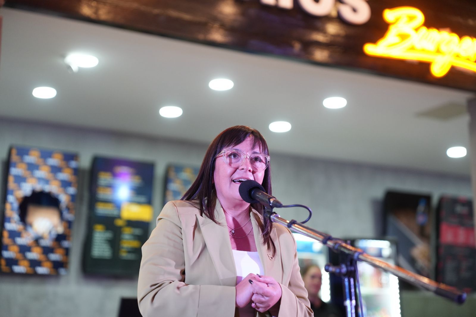 La intendenta de Chimbas,Daniela Rodriguez,destaco que ahora el departamento cuenta con  un lugar que fue espacio de proyectos y sueños y se transformó en el Centro Comercial Las Lajas