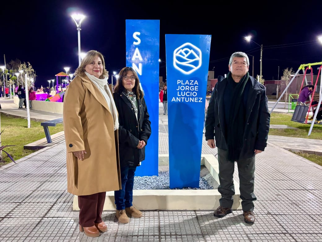 La intendenta de San Martin,Analia Becerra, inauguró la Plaza Jorge Lucio Antúnez, un nuevo espacio público destinado a mantener viva la memoria de un vecino sanmartiniano que perdió la vida en el atentado contra la AMIA ocurrido en 1994.
