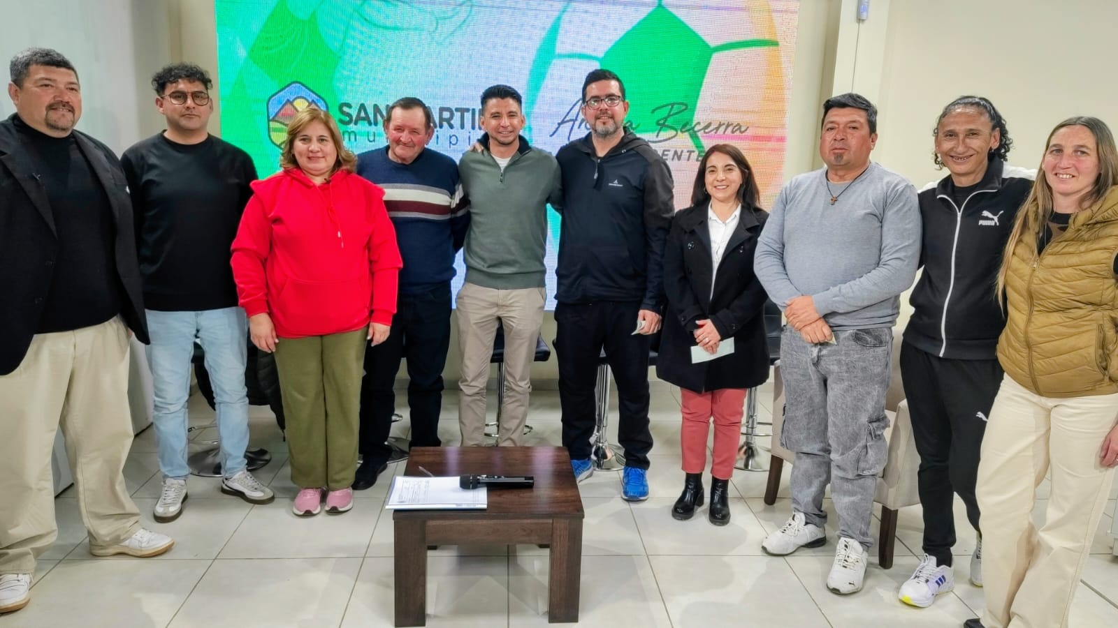La intendenta de  San Martín,Analia Becerra,hizo  entrega de subsidios a clubes del departamento