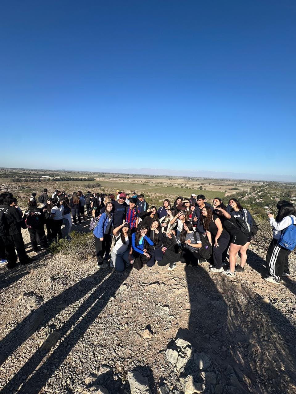 Más de 200 estudiantes recorrieron la Sierra de Pie de Palo en San Martin