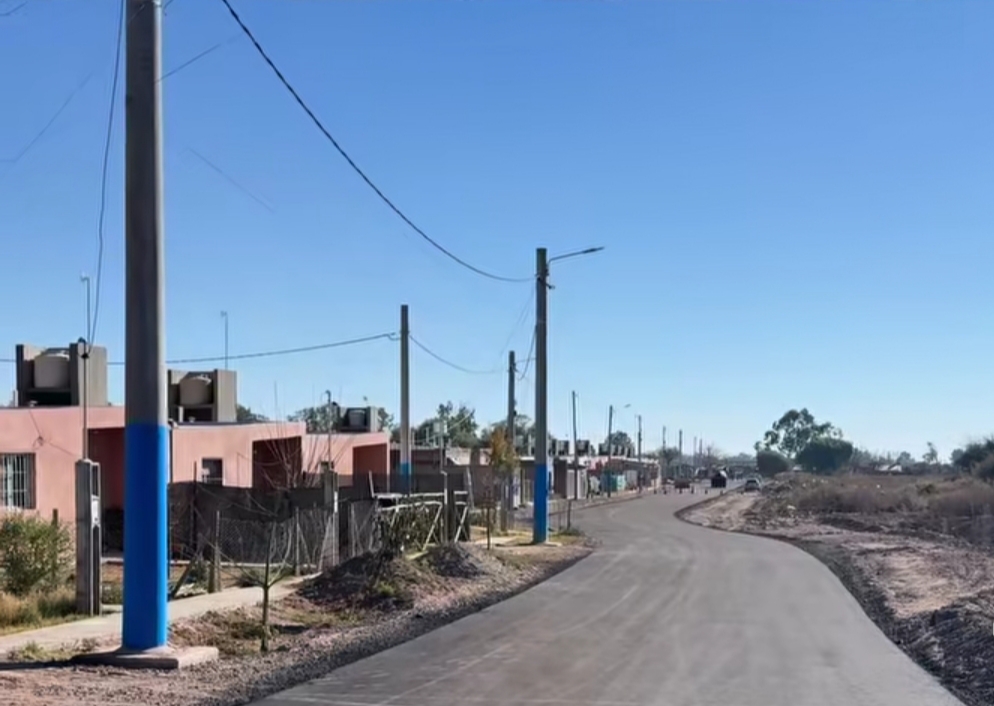La gestión del intendente Daniel Banega comenzó con los trabajos de pavimentación en Alto de Sierra.