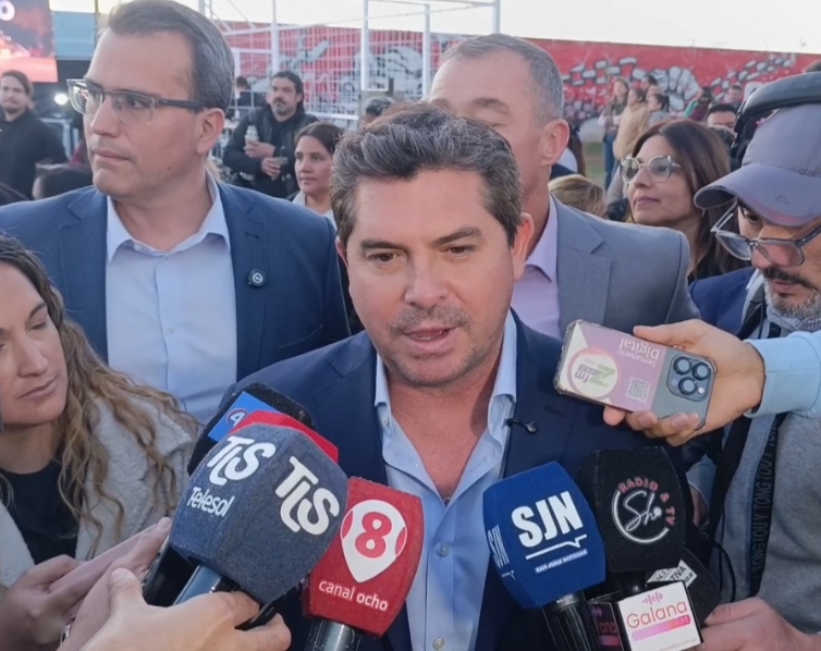 El gobernador de San Juan,Marcelo Orrego, anunció durante los festejos del 84 aniversario de Rawson,la repavimentación de una nueva calle en el departamento.