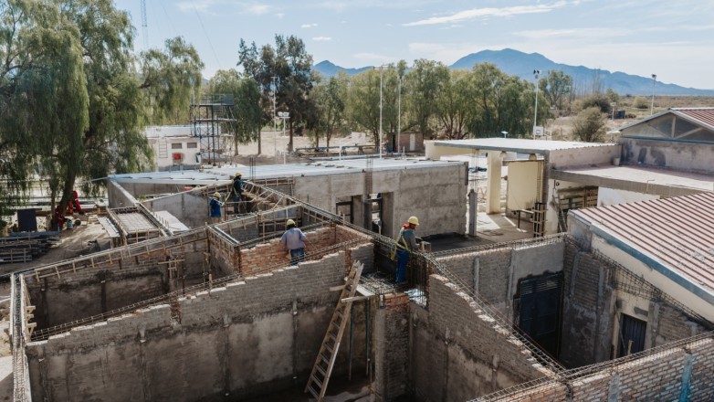 Con el 86 % de la obra ejecutada, la Escuela Gascón en Jáchal comienza a mostrar una infraestructura renovada y con mayor capacidad.
