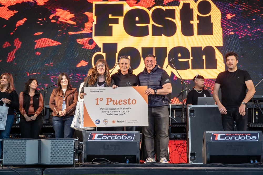 En el marco del Festi Joven, se dieron a conocer los estudiantes y establecimientos ganadores del Concurso “Señas que Unen”