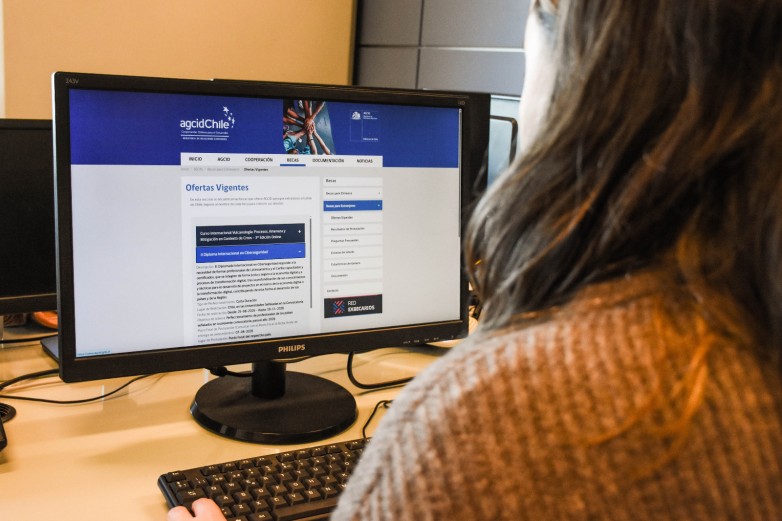 Difunden cursos internacionales en áreas estratégicas para profesionales