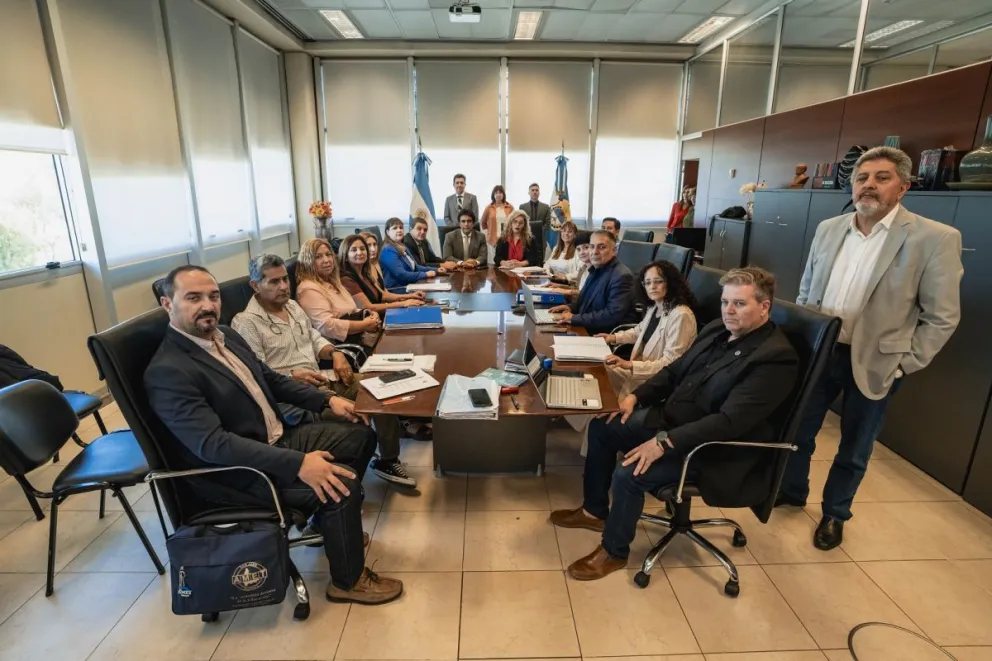 El Gobierno de San Juan y los gremios docentes alcanzaron un nuevo acuerdo paritario que establece una actualización del valor índice entre julio y octubre de 2026