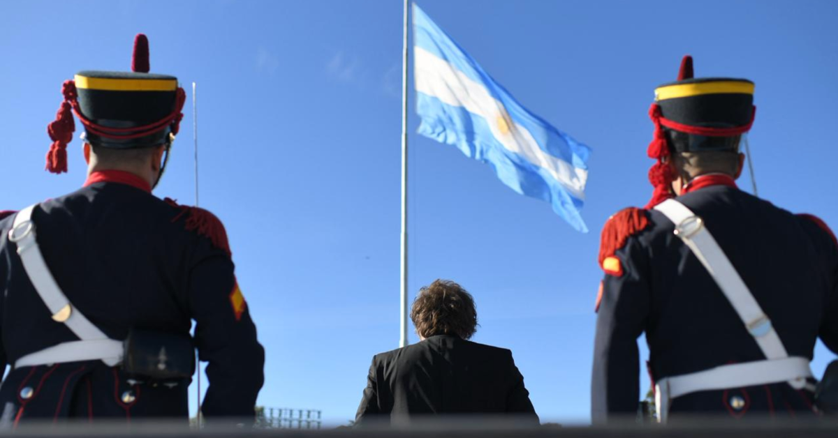 Un Día de la Bandera capturado por la mezquindad de la rosca política