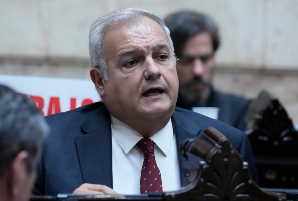 Pablo Farías presentó un proyecto de ley para aliviar a las pymes con alivio fiscal, financiamiento y suspensión de embargos