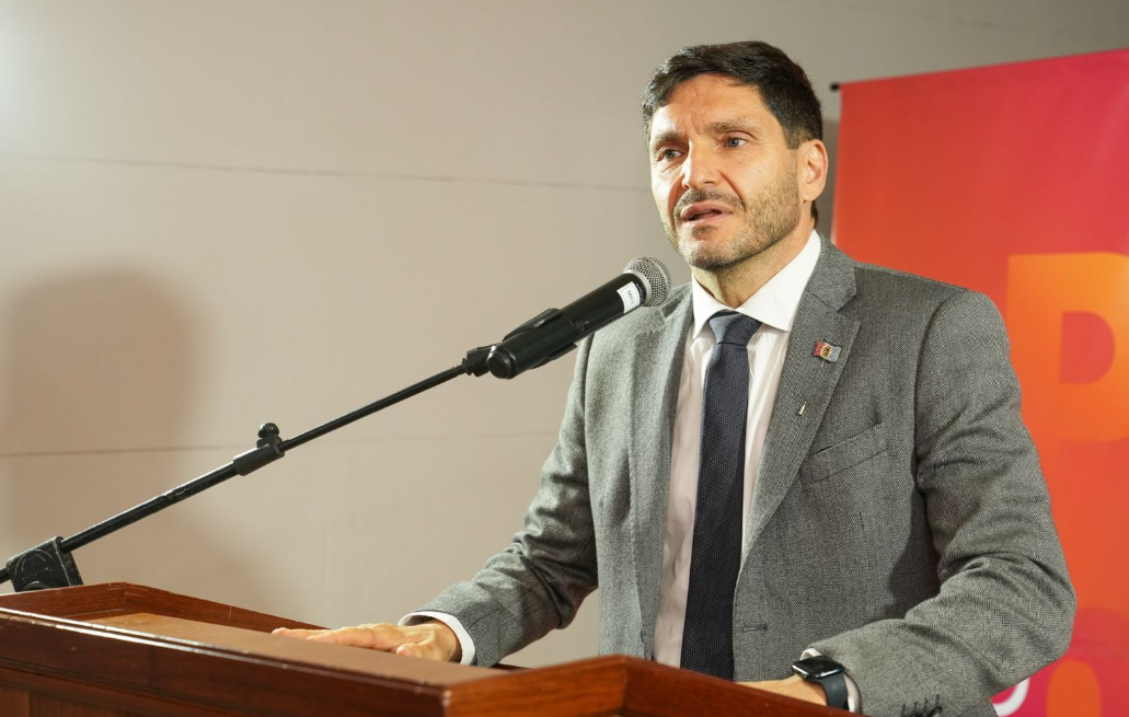 Salud pública: Pullaro inauguró la nueva Sala de Neurología del Hospital Cullen y elogió el sistema santafesino