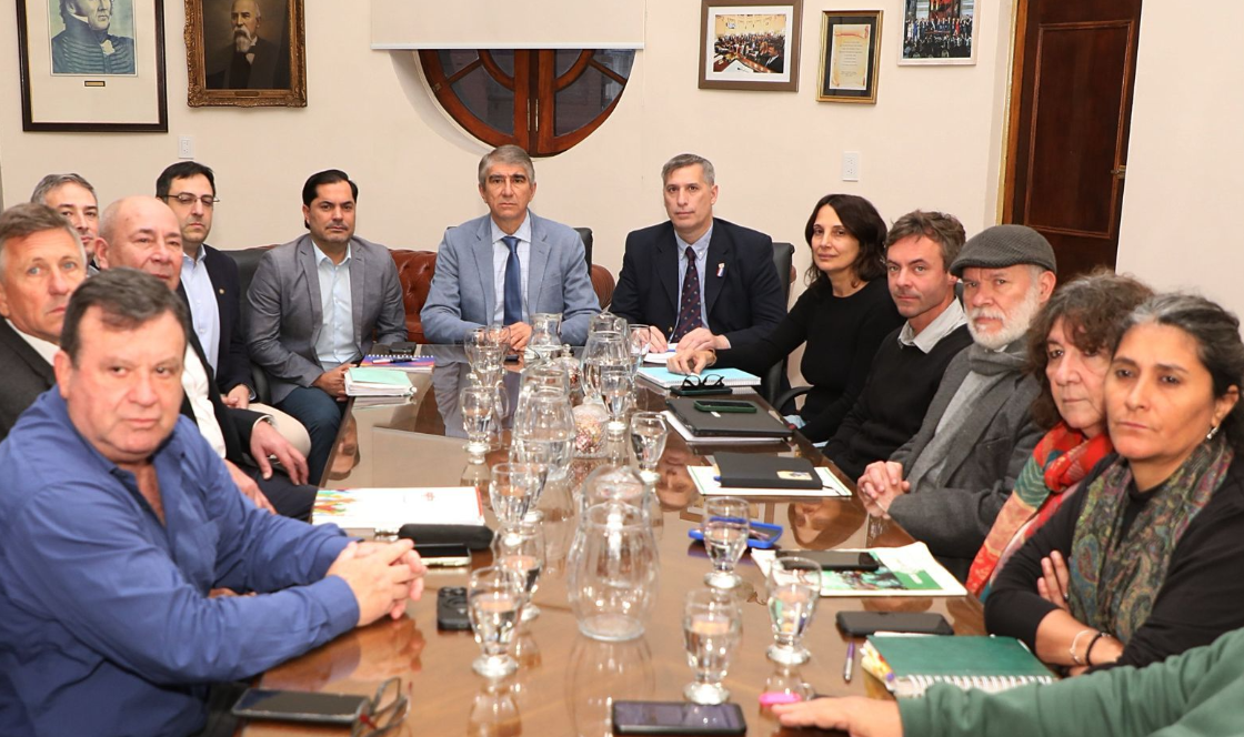 Paritarias: la Provincia ofreció aumentos de hasta el 15,5% para el segundo semestre y el incremento anual llegará al 36%