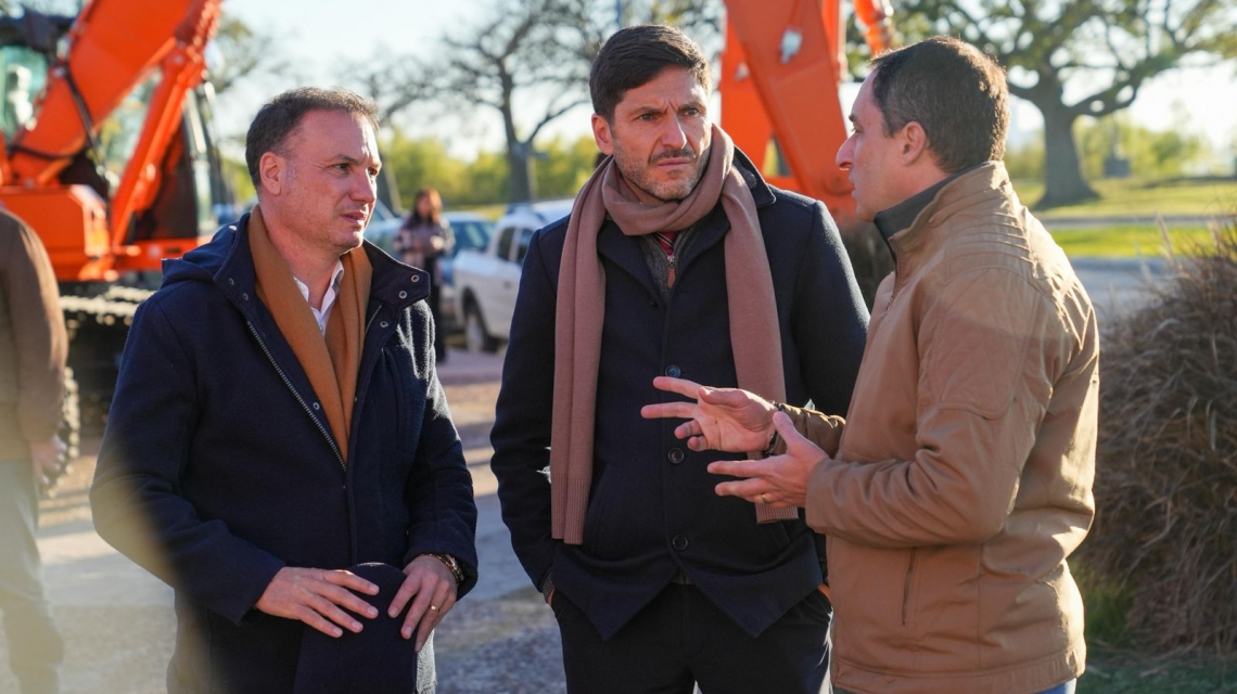 Santa Fe suma maquinaria pesada para reforzar las obras contra el riesgo hídrico