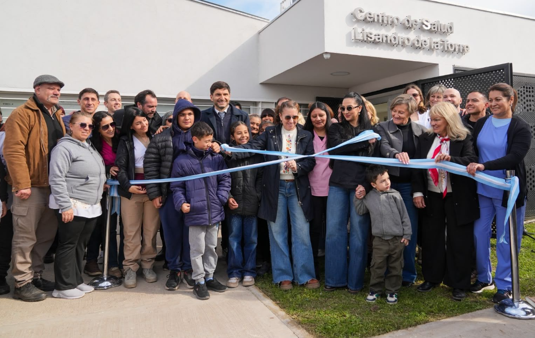 Del abandono total a un nuevo Centro de Salud: Pullaro inauguró las obras en barrio Las Vegas de Santo Tomé