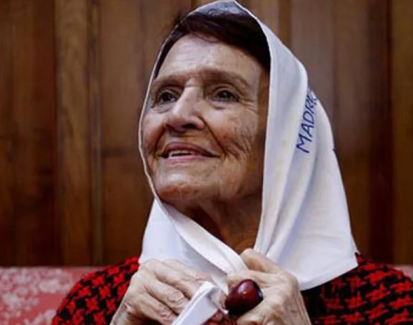 El pañuelo como bandera: el legado inmortal de Taty Almeida en la memoria argentina