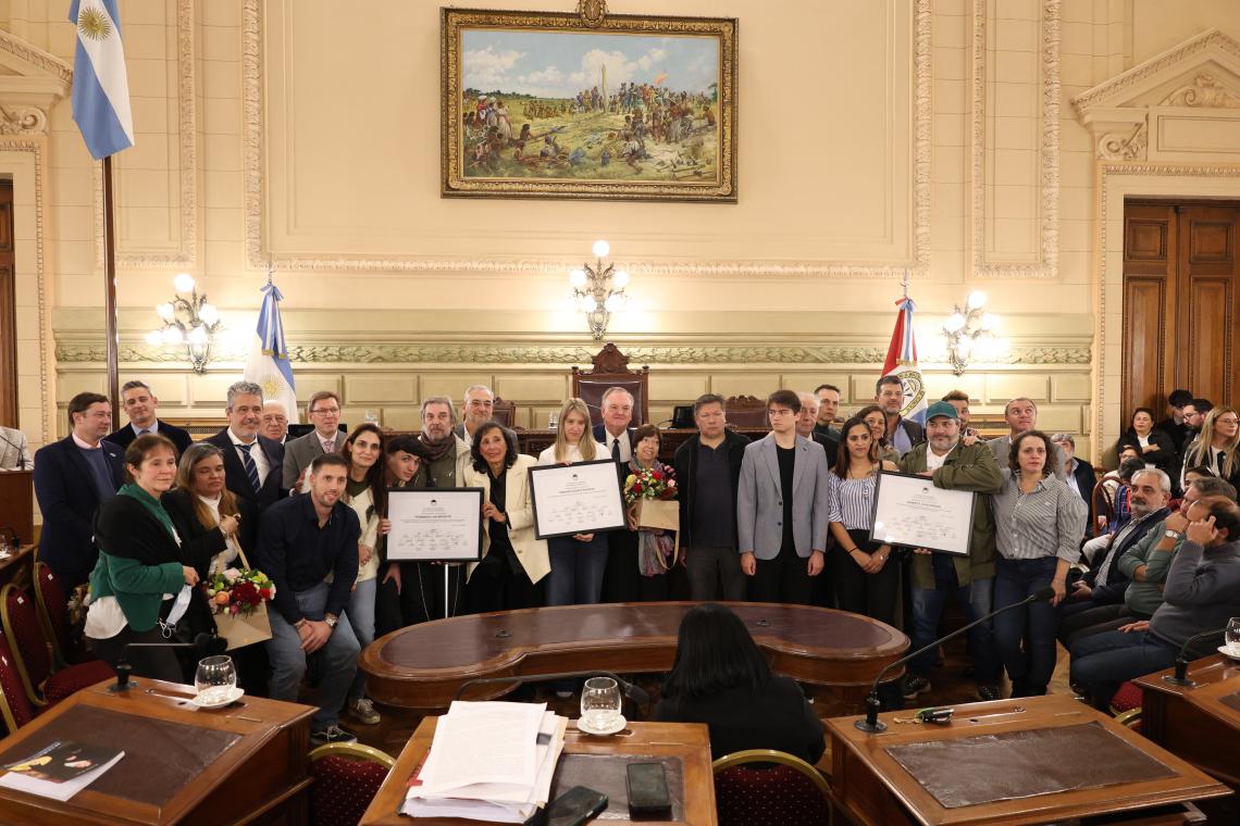 Memoria y periodismo: el Senado santafesino homenajeó a tres históricos cronistas parlamentarios