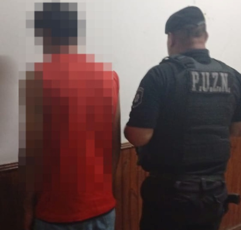 La patrulla urbana de Las Toscas detuvo a un envenenador con cocaína y marihuana en su poder.