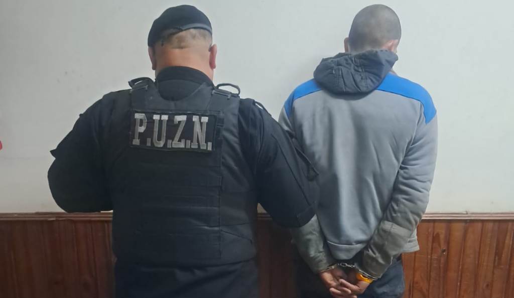 La patrulla urbana de Las Toscas, detuvo a un hombre con Cocaína, quien manifestó que el vendedor es “Lito Maidana”, conocido como el “Envenenador”.