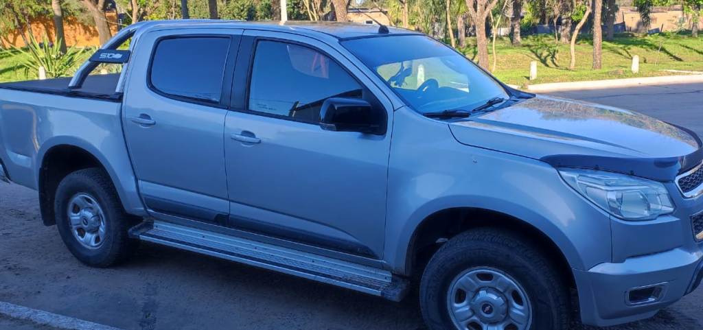 Los efectivos policiales del comando radioeléctrico de Villa Ocampo, recuperaron una camioneta robada en el Chaco.