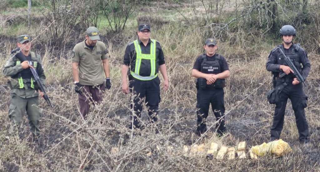La policía de la URIX de Reconquista, incautó alrededor de 25 kilogramos de Marihuana en un predio rural de Berna, cerca de donde habían encontrado 945 kg