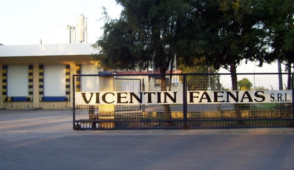El frigorífico “Vicentín Faenas” de Villa Ocampo, denunciado por una estafa de más de 4.500 millones de pesos.