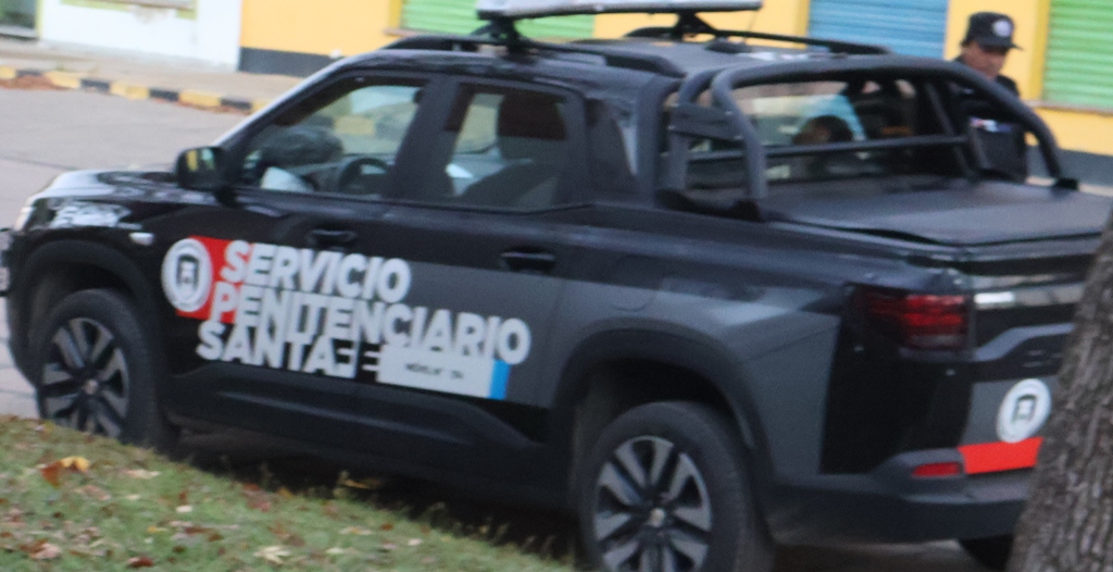 La policía de Florencia detuvo a un individuo que agredió físicamente y amenazó de muerte a su mujer.
