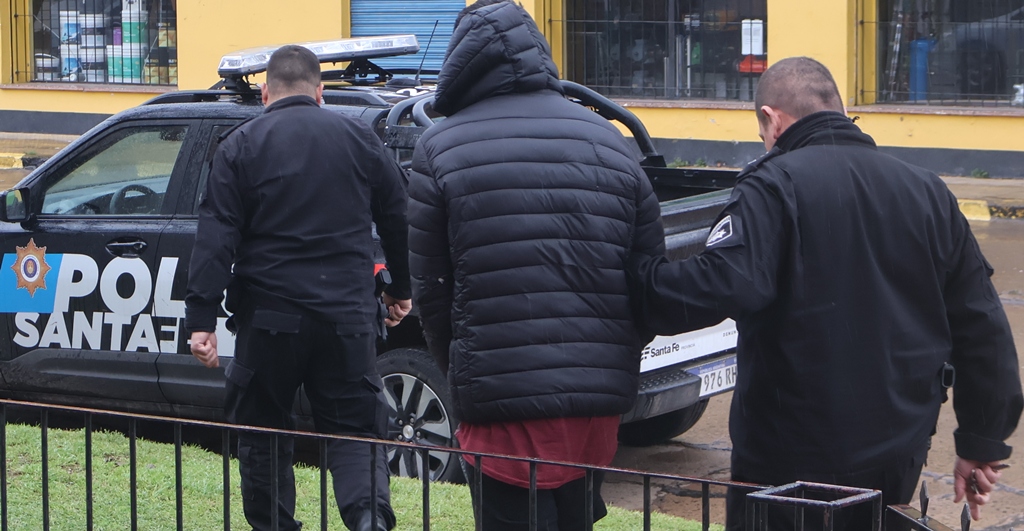“Prisión preventiva sin plazos” para el violento e irascible Jonathan Aresti de Florencia, por agredir a su propia madre.