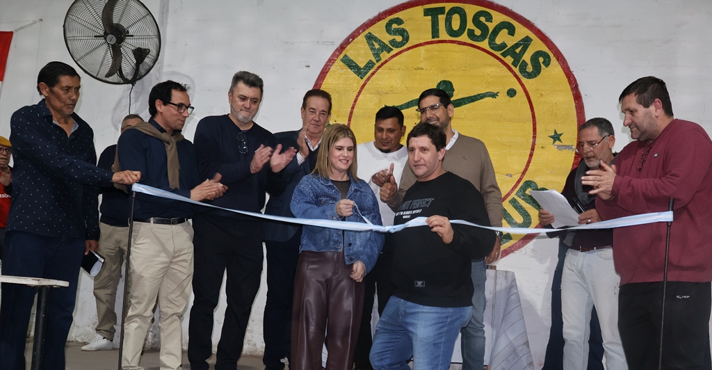“Las Toscas Bochas Club, inauguró la primera cancha de Bochas con piso de Caucho en la provincia de Santa Fe”.