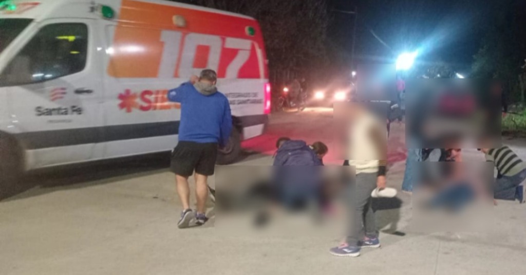 Dos adolescentes menores de edad en una motocicleta provocaron un accidente de motos en Villa Guillermina.