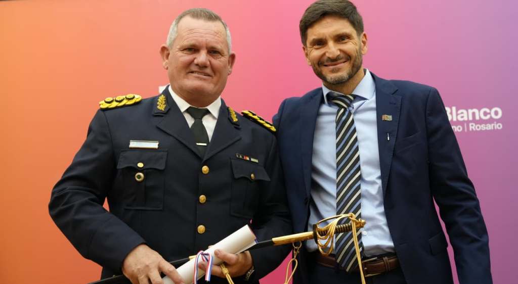 El gobernador Maximiliano Pullaro reconoció la importantísima labor que desempeñan los oficiales de alto rango, que fueron reincorporados.