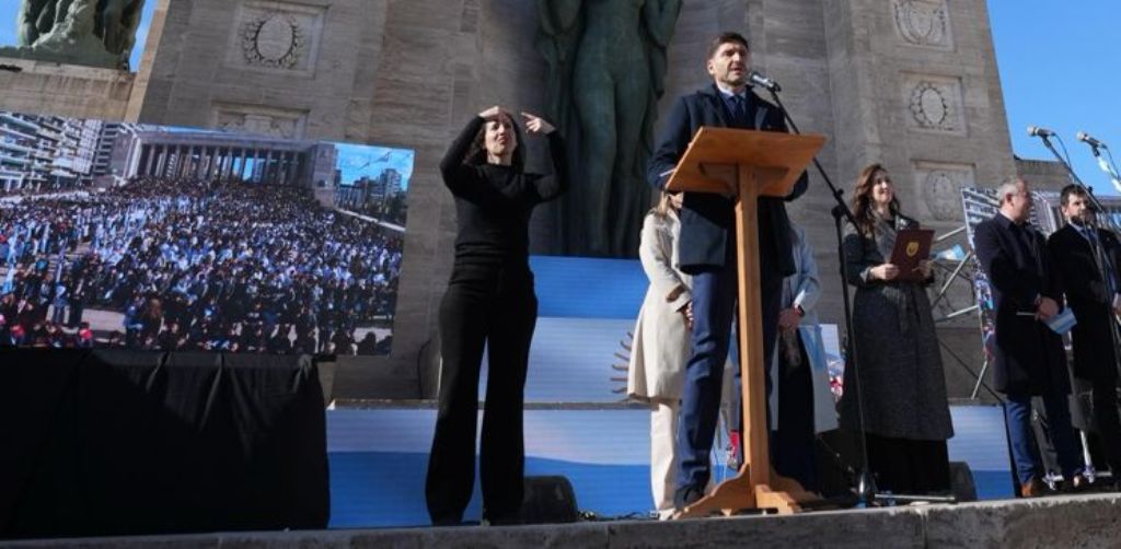 Muy bien por Pullaro, le cantó la justa a Milei: “Belgrano donó su fortuna cuando otros se enriquecen”.