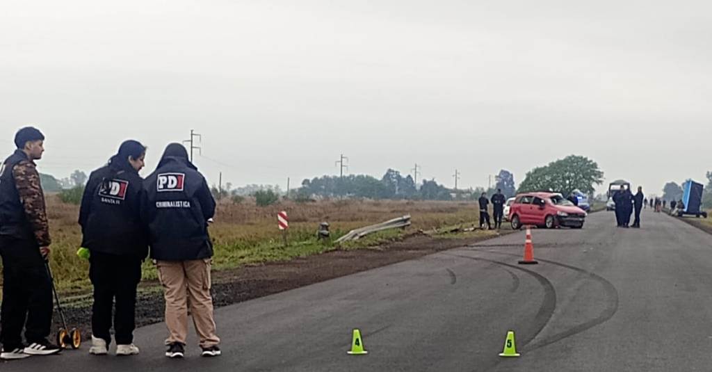 Violento choque sobre la ruta nacional 11, jurisdicción de Tacuarendí, tres personas internadas.