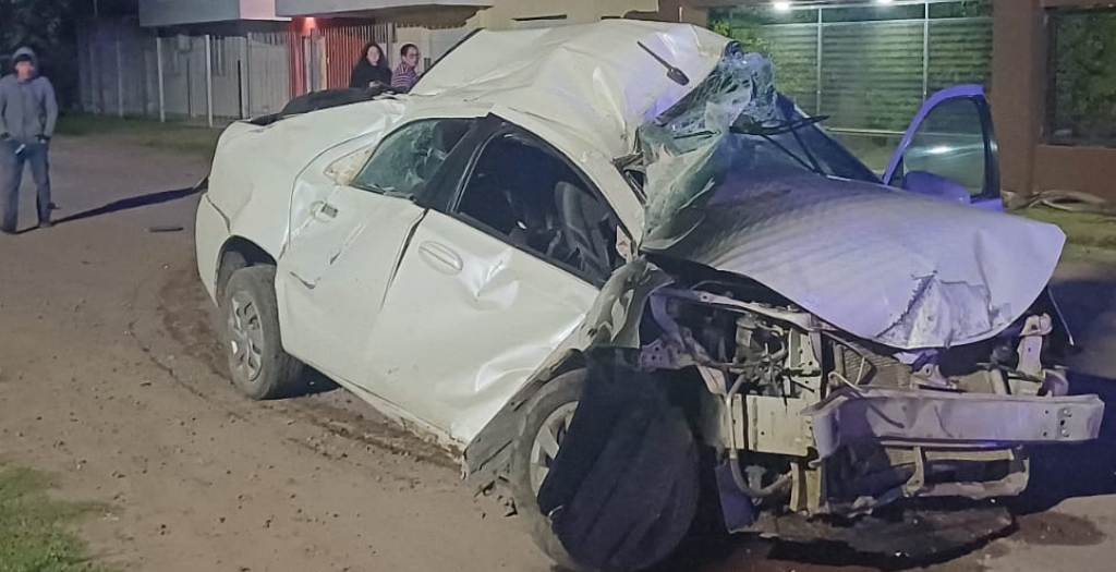 Violento accidente automovilístico producido por un joven de 18 años, en pleno centro de Villa Ocampo.