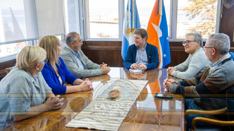 EL GOBERNADOR MELELLA RECIBIÓ A REFERENTES DE LA CGT CON QUIENES ANALIZÓ LA SITUACIÓN ECONÓMICA Y LABORAL DE TIERRA DEL FUEGO
