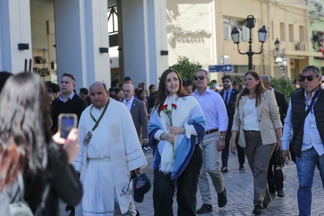 Victoria Villarruel participó de la Procesión del Milagro en Salta