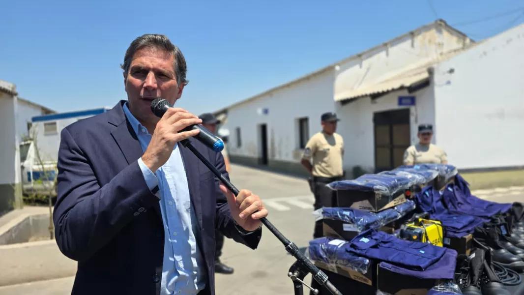 “Mano dura” en Salta: Avellaneda anunció cambios en la Policía, pistolas Taser y nuevas exigencias para ascender