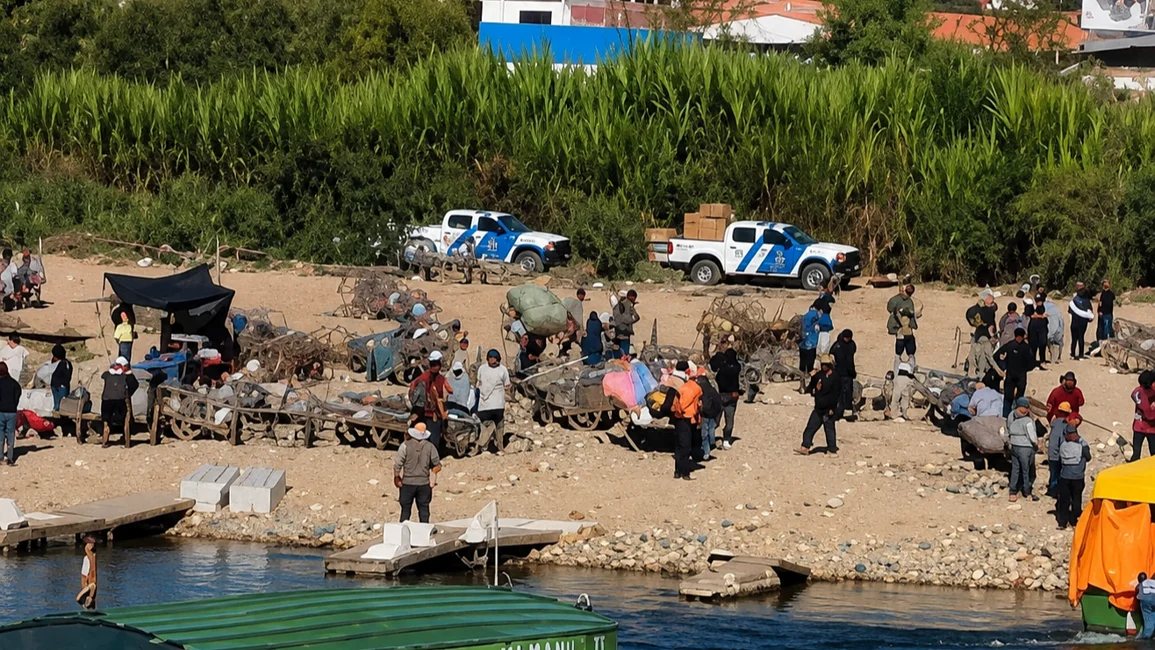 Tensión en Aguas Blancas: bagayeros atacaron a piedrazos a Prefectura y analizan cerrar un paso fronterizo