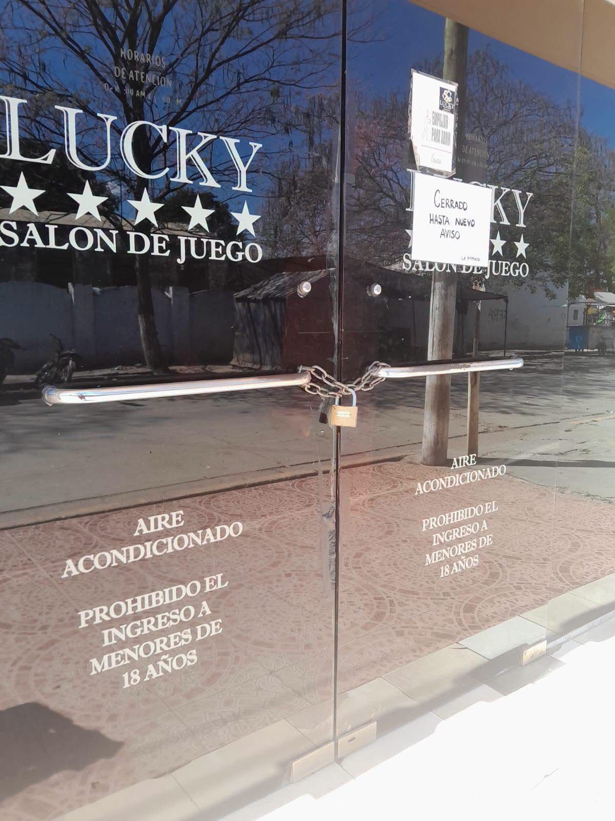 CIERRE DE LOS CASINOS LUCKY: MÁS DE 200 TRABAJADORES ESPERAN RESPUESTAS Y CRECEN LAS DUDAS SOBRE UNA POSIBLE VENTA