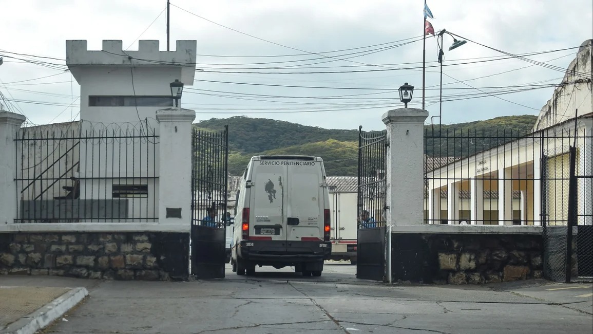Grave ataque en Villa Las Rosas: un interno fue apuñalado y permanece con pronóstico reservado