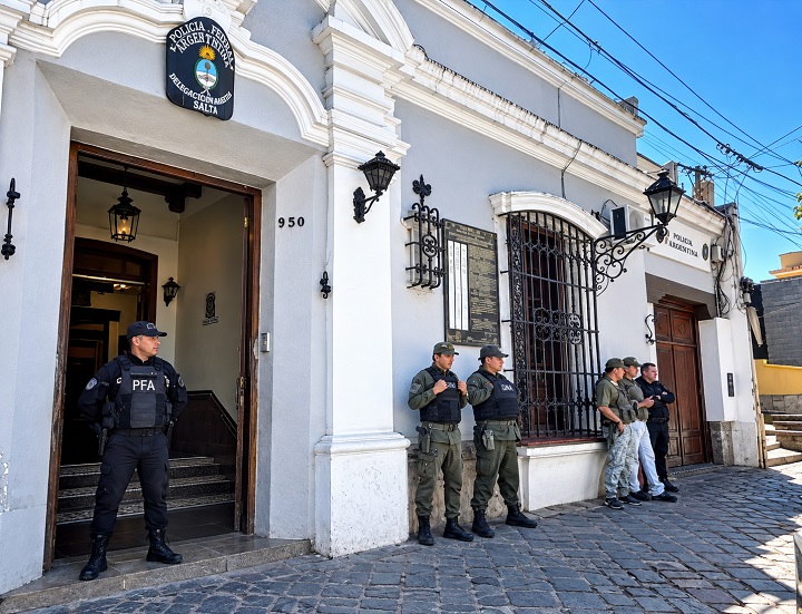 Gendarmería realizó un operativo en la Policía Federal de Salta: investigan presuntas coimas