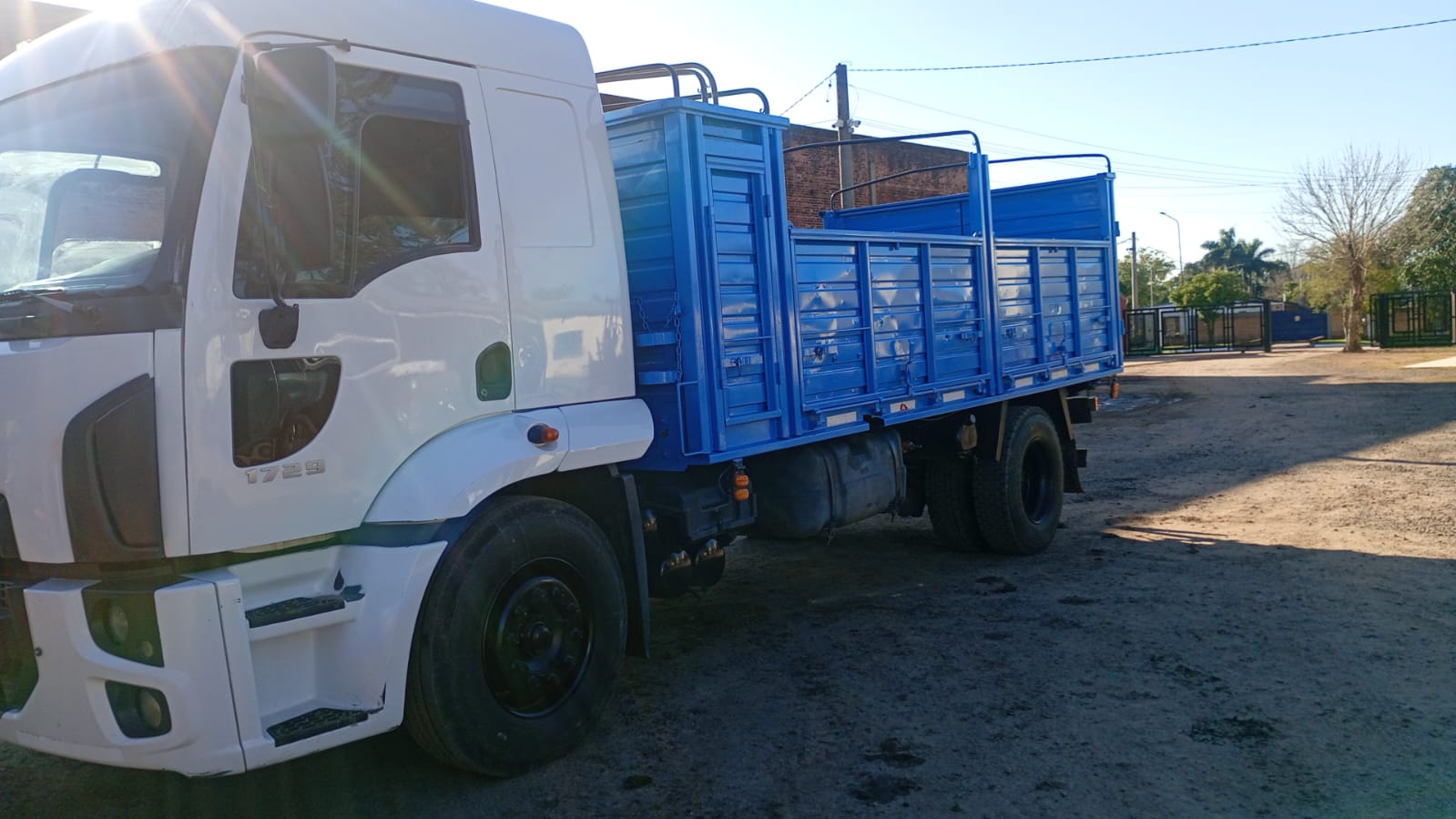 El Municipio de Makallé recibió en depósito judicial un camión Ford para fortalecer los servicios públicos