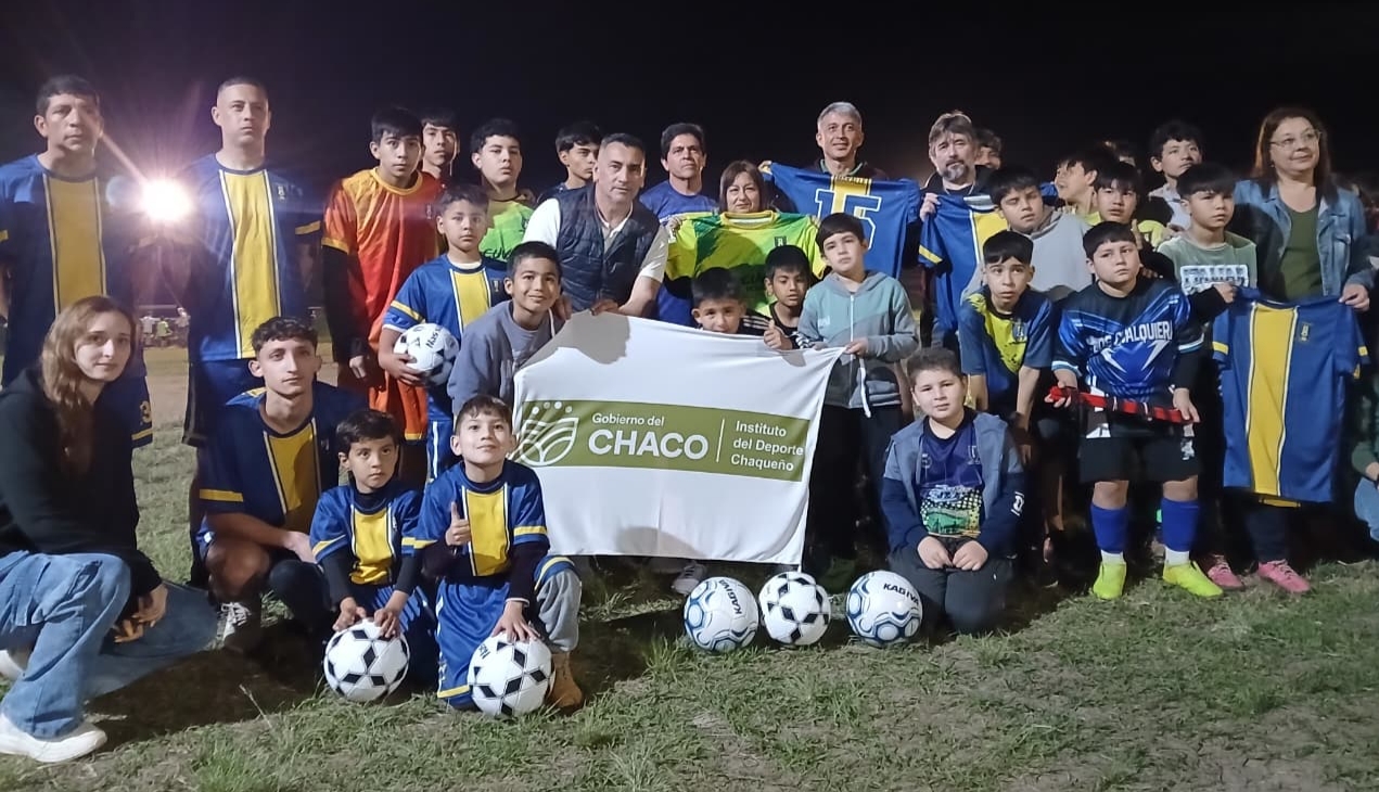 El Club Municipales de Makallé presentó nueva indumentaria con el apoyo del Instituto del Deporte
