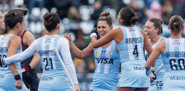 Las Leonas van por la hazaña ante Holanda. Ajustada derrota de los Leones