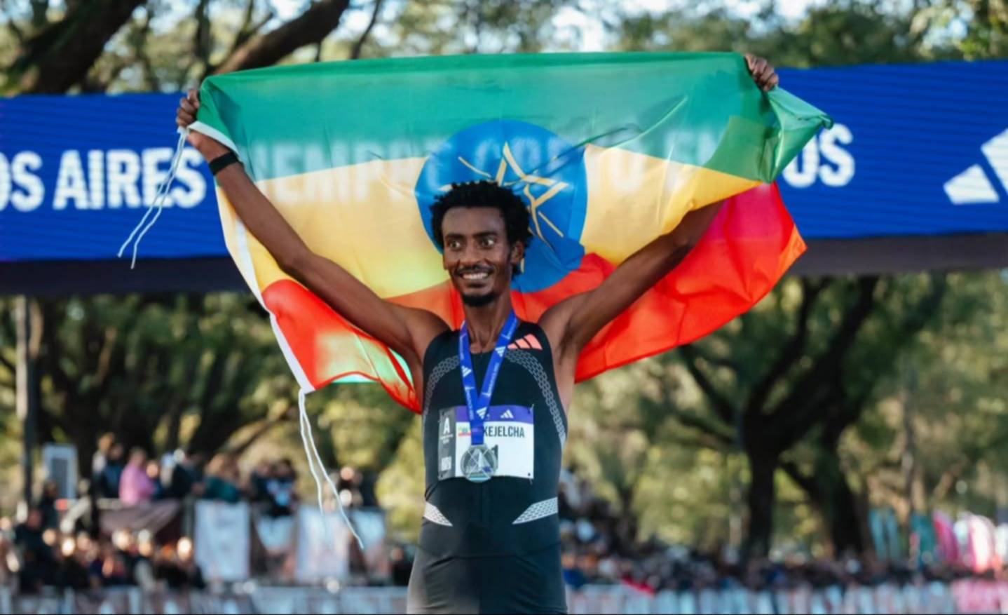 Yomif Kejelcha ganó la Media Maratón de Buenos Aires con récord mundial