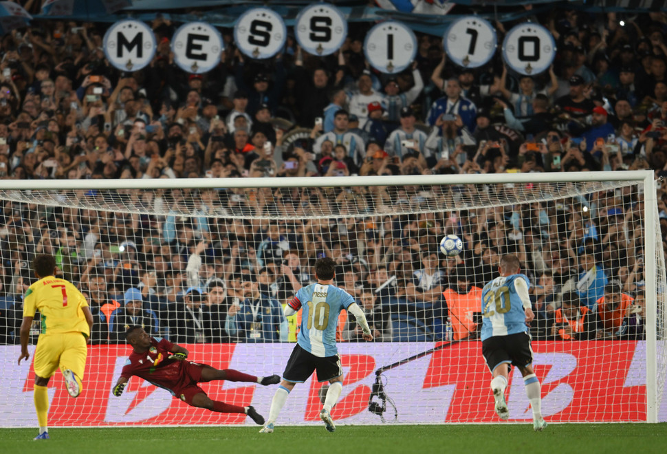 Y también hubo un partido: Argentina goleó a Benín con un gol de Él