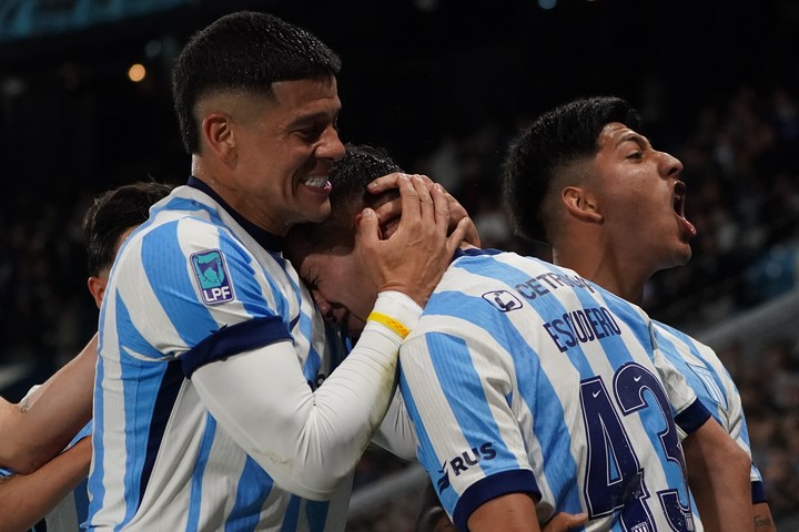Racing volvió a la victoria ante Sarmiento. River-Globo y Gloria-Talleres, hoy Racing volvió a la victoria ante Sarmiento. River-Globo y Gloria-Talleres, hoy